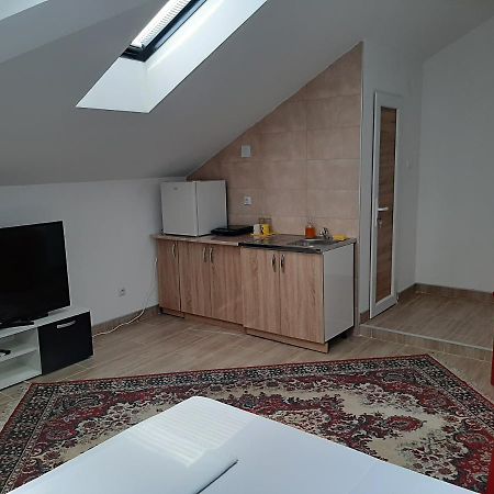 Aleksandrija Appartement Ni Buitenkant foto