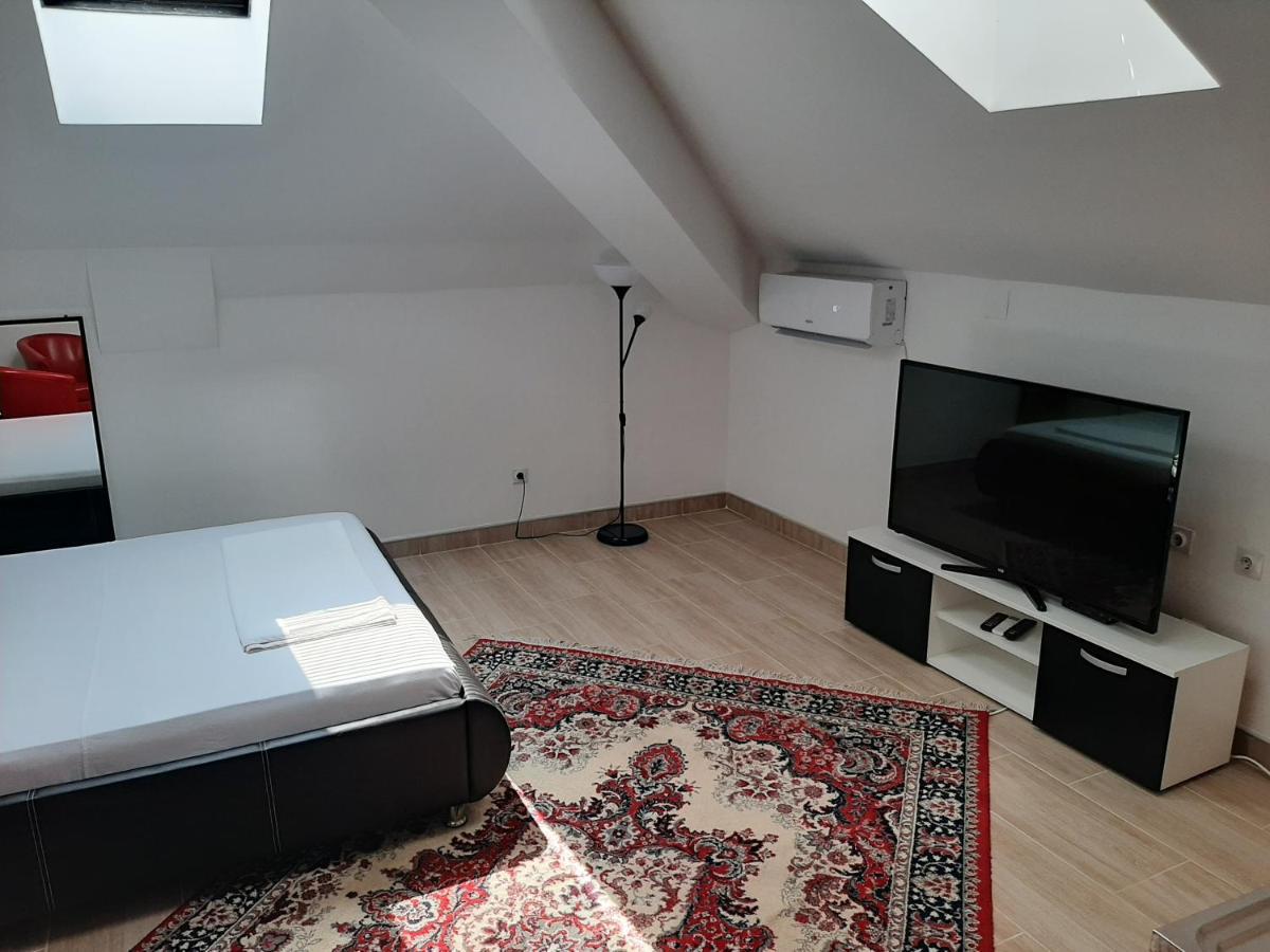 Aleksandrija Appartement Ni Buitenkant foto